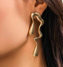 Load image into Gallery viewer, GOLD ASYMMETRICAL EARRINGS
